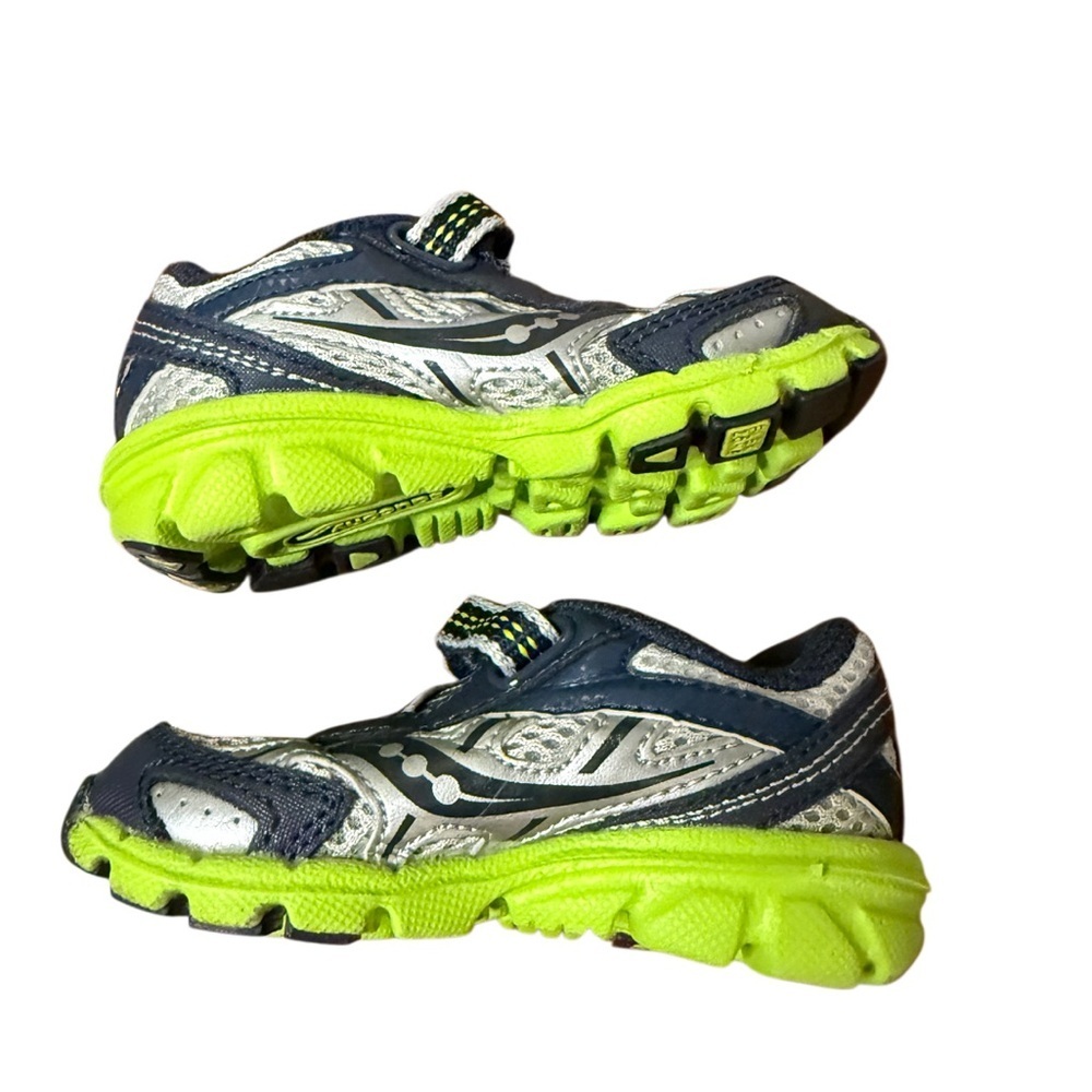 Saucony Kids Ride 10 Jr Navy And Neon Yellow/Green Sneakers-Like New Size 5w — image 6 of 8